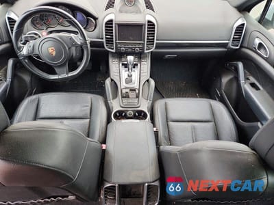 Zdjęcie 8 z 13 samochodu: 2014 PORSCHE CAYENNE VIN:WP1AA2A23ELA90598 - miniatura