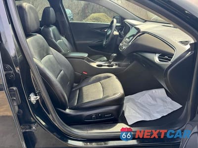 Piąte zdjęcie samochodu w środku: 2019 CHEVROLET MALIBU LT VIN:1G1ZD5ST5KF135693 - miniatura