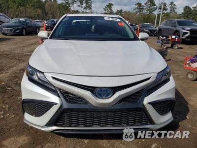 Piąte zdjęcie samochodu w środku: 2021 TOYOTA CAMRY HYBRID XSE VIN:4T1K31AK0MU564506 - miniatura