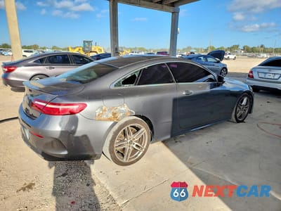 Trzecie zdjęcie samochodu z tyłu: 2018 MERCEDES-BENZ E 400 VIN:WDD1J6FB8JF012897 - miniatura