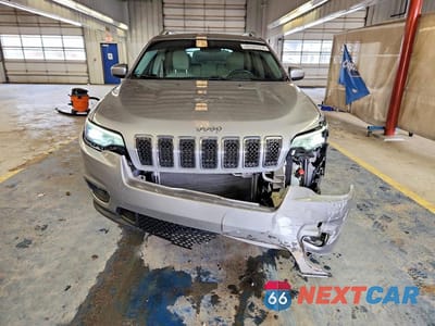 Piąte zdjęcie samochodu w środku: 2019 JEEP CHEROKEE LATITUDE VIN:1C4PJMCB1KD201496 - miniatura