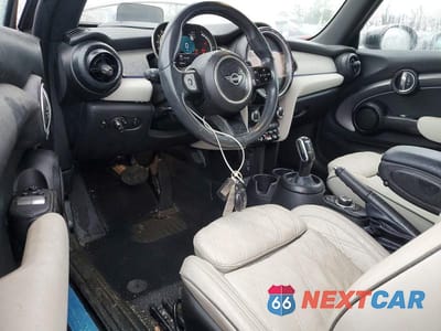 Zdjęcie 8 z 12 samochodu: 2022 MINI COOPER S VIN:WMW53DH07N2R46436 - miniatura