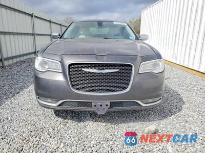 Piąte zdjęcie samochodu w środku: 2018 CHRYSLER 300 LIMITED VIN:2C3CCAEG3JH126919 - miniatura
