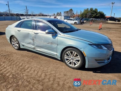 Czwarte zdjęcie samochodu z boku: 2014 LINCOLN MKZ HYBRID VIN:3LN6L2LU3ER821723 - miniatura