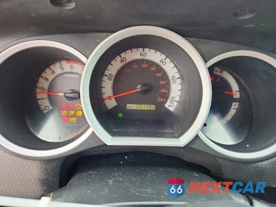 Zdjęcie 9 z 12 samochodu: 2015 TOYOTA TACOMA V6 VIN:3TMLU4EN9FM185846 - miniatura