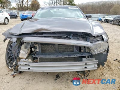 Piąte zdjęcie samochodu w środku: 2014 FORD MUSTANG VIN:1ZVBP8AM9E5267911 - miniatura