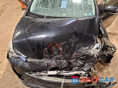 Zdjęcie 11 z 13 samochodu: 2018 TOYOTA PRIUS THREE VIN:JTDKARFU3J3065347 - miniatura