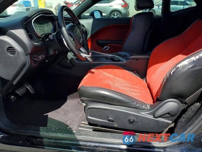 Zdjęcie 7 z 13 samochodu: 2018 DODGE CHALLENGER SXT VIN:2C3CDZAGXJH110881 - miniatura
