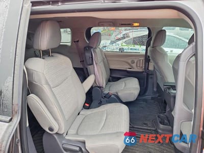 Zdjęcie 11 z 13 samochodu: 2021 TOYOTA SIENNA VIN:5TDKRKEC6MS049624 - miniatura