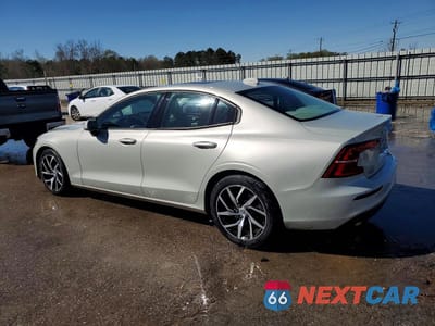 Drugie zdjęcie samochodu z przodu: 2020 VOLVO S60 T5 MOMENTUM VIN:7JR102FK7LG072433 - miniatura