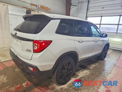 Trzecie zdjęcie samochodu z tyłu: 2021 HONDA PASSPORT SPORT VIN:5FNYF8H21MB021307 - miniatura