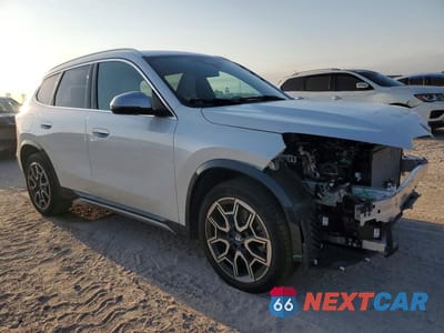 Czwarte zdjęcie samochodu z boku: 2024 BMW X1 XDRIVE28I VIN:WBX73EF02R5Z29636 - miniatura