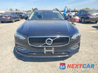 Piąte zdjęcie samochodu w środku: 2018 VOLVO S90 T5 MOMENTUM VIN:LVY982AK8JP017920 - miniatura