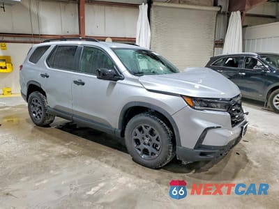 Czwarte zdjęcie samochodu z boku: 2025 HONDA PILOT TRAILSPORT VIN:5FNYG1H6XSB052897 - miniatura