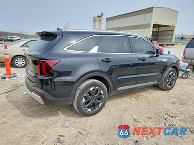 Trzecie zdjęcie samochodu z tyłu: 2025 KIA SORENTO S VIN:5XYRL4JC4SG378110 - miniatura