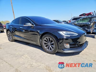 Czwarte zdjęcie samochodu z boku: 2018 TESLA MODEL S VIN:5YJSA1E21JF275577 - miniatura