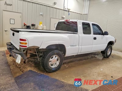 Trzecie zdjęcie samochodu z tyłu: 1999 GMC NEW SIERRA K1500 VIN:2GTEK19T9X1556549 - miniatura
