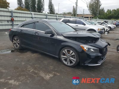 Czwarte zdjęcie samochodu z boku: 2019 MERCEDES-BENZ CLA 250 VIN:WDDSJ4EBXKN752145 - miniatura
