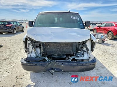 Piąte zdjęcie samochodu w środku: 2018 CHEVROLET EXPRESS 2500 CARGO UTILITY / SERVICE VAN VIN:1GCWGAFP7J1237791 - miniatura