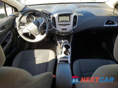 Zdjęcie 8 z 12 samochodu: 2017 CHEVROLET CRUZE LS VIN:1G1BC5SM3H7164223 - miniatura