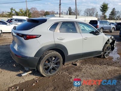 Trzecie zdjęcie samochodu z tyłu: 2025 MAZDA CX-30 SELECT VIN:3MVDMBBM8SM766803 - miniatura