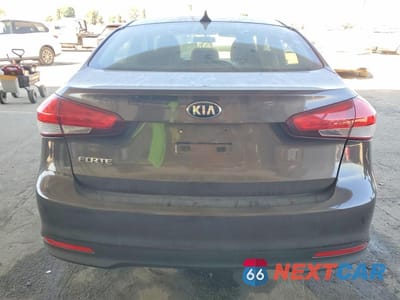 Zdjęcie 6 z 12 samochodu: 2017 KIA FORTE LX VIN:3KPFK4A77HE006162 - miniatura