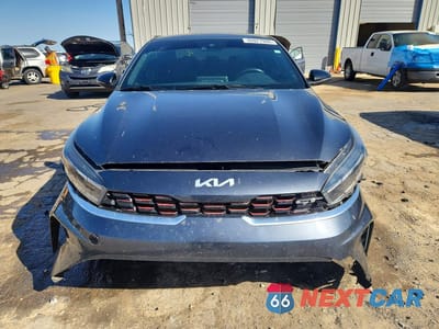 Piąte zdjęcie samochodu w środku: 2023 KIA FORTE GT VIN:3KPF44AC1PE502581 - miniatura