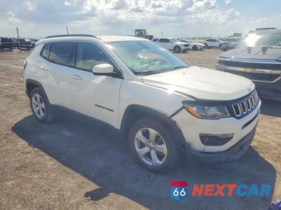 Czwarte zdjęcie samochodu z boku: 2019 JEEP COMPASS LATITUDE VIN:3C4NJDBB2KT812902 - miniatura
