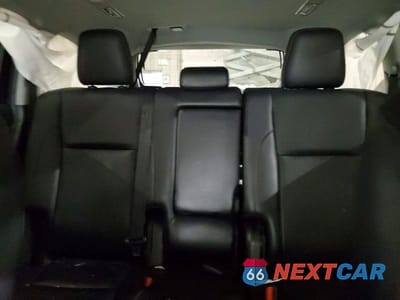 Zdjęcie 10 z 12 samochodu: 2019 TOYOTA HIGHLANDER XLE VIN:5TDJZRFH5KS617454 - miniatura