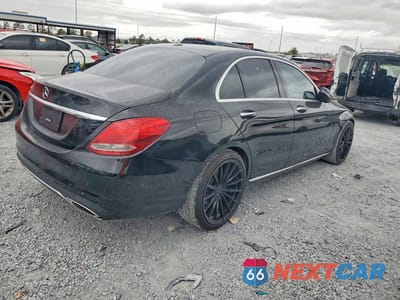 Trzecie zdjęcie samochodu z tyłu: 2018 MERCEDES-BENZ C 300 VIN:55SWF4JB8JU268201 - miniatura