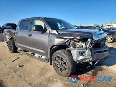 Czwarte zdjęcie samochodu z boku: 2019 TOYOTA TUNDRA SR5 VIN:5TFEM5F14KX136374 - miniatura