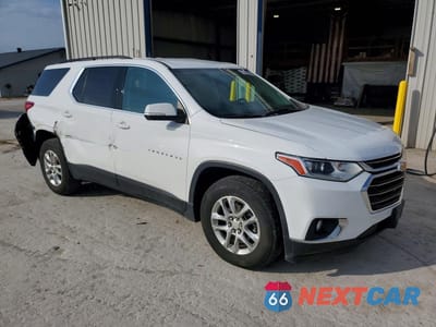 Czwarte zdjęcie samochodu z boku: 2021 CHEVROLET TRAVERSE LT VIN:1GNEVHKWXMJ224018 - miniatura