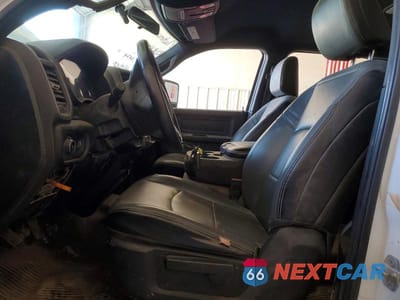 Zdjęcie 7 z 12 samochodu: 2023 RAM 2500 VIN:3C6UR5HJ7PG543294 - miniatura