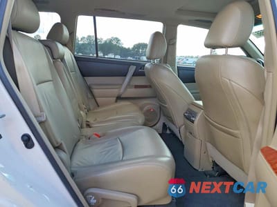 Zdjęcie 11 z 13 samochodu: 2011 TOYOTA HIGHLANDER SE VIN:5TDZK3EH8BS035323 - miniatura