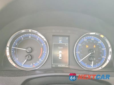 Zdjęcie 9 z 12 samochodu: 2018 TOYOTA COROLLA XLE VIN:5YFBURHE2JP759225 - miniatura