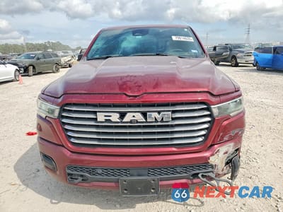 Piąte zdjęcie samochodu w środku: 2025 RAM 1500 LARAMIE VIN:1C6SRFJP1SN504843 - miniatura