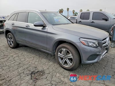 Czwarte zdjęcie samochodu z boku: 2019 MERCEDES-BENZ GLC 350E VIN:WDC0G5EB5KF567723 - miniatura