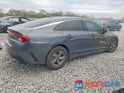 Trzecie zdjęcie samochodu z tyłu: 2022 KIA K5 LXS VIN:5XXG14J28NG151208 - miniatura