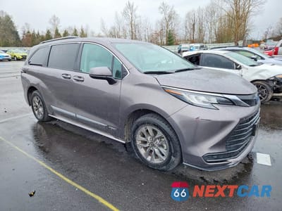 Czwarte zdjęcie samochodu z boku: 2021 TOYOTA SIENNA VIN:5TDKRKEC6MS049624 - miniatura
