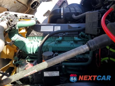 Zdjęcie 7 z 10 samochodu: 2024 VOLVO VN VNL VIN:4V4NC9EHXRN629320 - miniatura