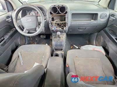 Zdjęcie 8 z 13 samochodu: 2010 JEEP COMPASS SPORT 4D SUV VIN:1J4NT4FB8AD560432 - miniatura