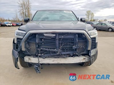 Piąte zdjęcie samochodu w środku: 2026 TOYOTA TUNDRA PLATINUM VIN:5TFWA5DB2TX352752 - miniatura