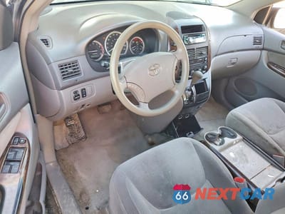 Zdjęcie 8 z 13 samochodu: 2005 TOYOTA SIENNA LE 7 PASSENGER VIN:5TDZA23C35S239438 - miniatura