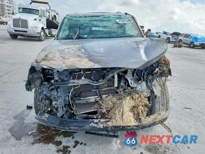 Piąte zdjęcie samochodu w środku: 2016 TOYOTA 4RUNNER LIMITED VIN:JTEZU5JR1G5130190 - miniatura