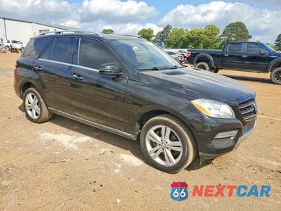 Czwarte zdjęcie samochodu z boku: 2015 MERCEDES-BENZ ML 350 VIN:4JGDA5JB1FA450721 - miniatura