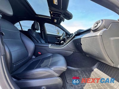 Piąte zdjęcie samochodu w środku: 2022 MERCEDES-BENZ C 300 4MATIC VIN:W1KAF4HB8NR015287 - miniatura