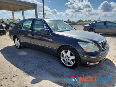 Czwarte zdjęcie samochodu z boku: 2004 LEXUS LS 430 BASE VIN:JTHBN36F440165772 - miniatura