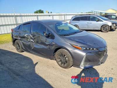 Czwarte zdjęcie samochodu z boku: 2017 TOYOTA PRIUS PRIME PREMIUM VIN:JTDKARFP2H3057471 - miniatura