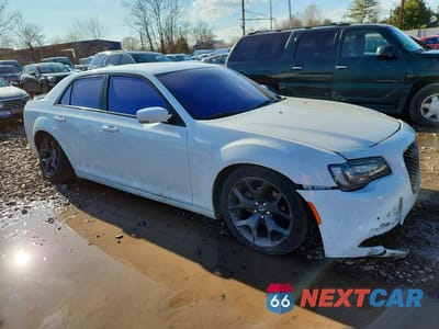 Czwarte zdjęcie samochodu z boku: 2021 CHRYSLER 300 S VIN:2C3CCABG4MH523659 - miniatura