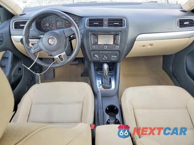 Zdjęcie 8 z 12 samochodu: 2011 VOLKSWAGEN JETTA SEL VIN:3VWLX7AJ1BM338545 - miniatura
